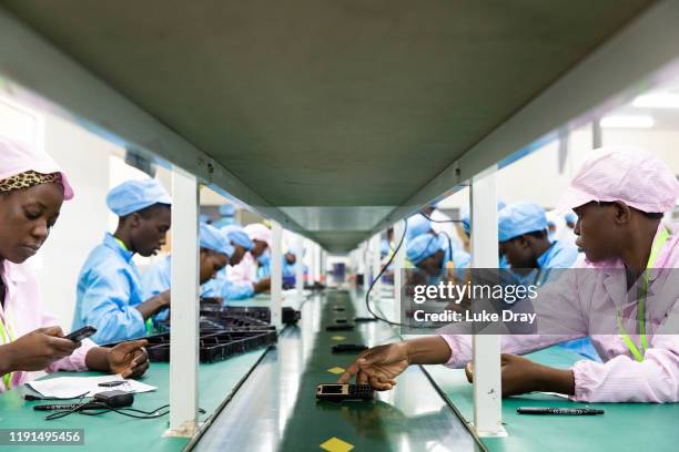 Phone Line Factory Mobile Phone Production Line Photos and Premium High Res Pictures ...