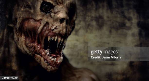 monster - scary movie stockfoto's en -beelden