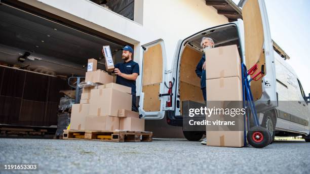 Unloading Stuff 1,172 Wagons Unloading Stock Photos, High-Res Pictures, and Images ...