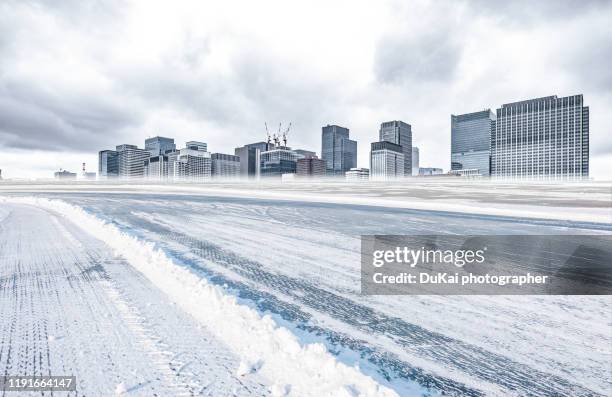 snow in tokyo, - kanto region stock pictures, royalty-free photos & images