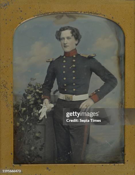 Portrait of Lt. Robert Horsely Cockerell, William Edward Kilburn , 1852 - 1855, Daguerreotype, hand-colored, 8.9 x 6.5 cm