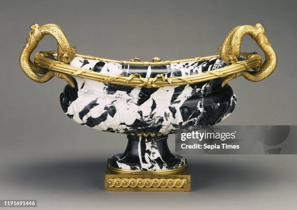 Mounted Bowl, Pyreneesee , France, about 1760, Bianco e nero antico marble, gilt bronze mounts, 31.7 x 50.2 x 28.3 cm