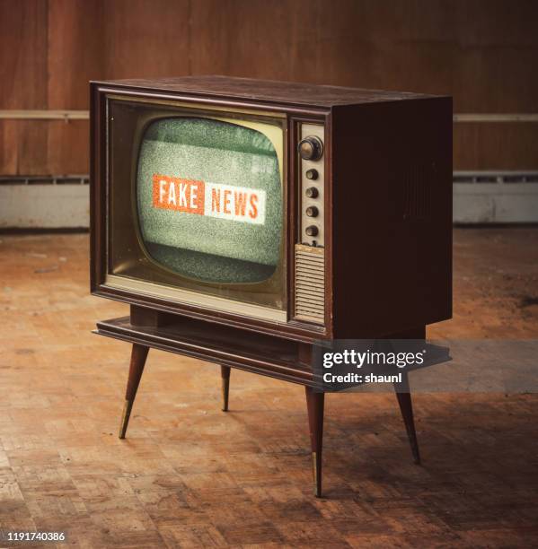 vintage fake news - fake news stock-fotos und bilder