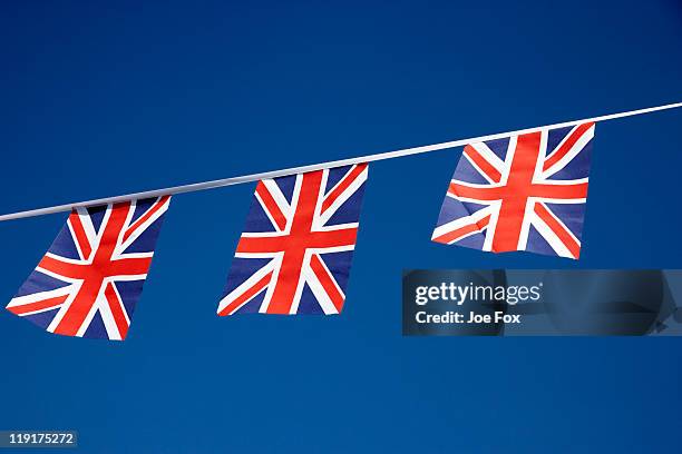 british union jack flag banner bunting - bandierine foto e immagini stock