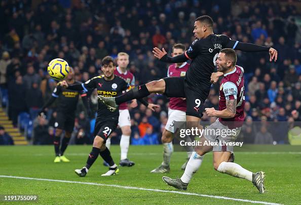 Burnley FC v Manchester City - Premier League Burnley FC v Manchester City - Premier League
