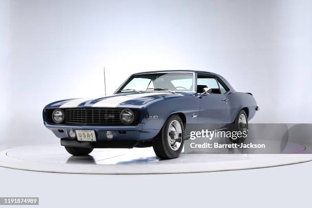 Chevrolet Camaro z28.