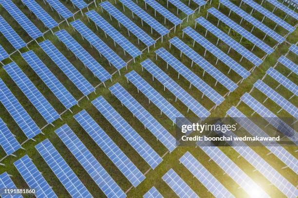power plant using renewable solar energy - panel fotografías e imágenes de stock