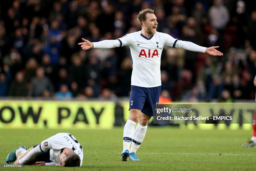 Middlesbrough v Tottenham Hotspur - FA Cup - Third Round - Riverside Stadium