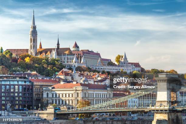 daytime view of budapest landmarks in autumn - river danube stock pictures, royalty-free photos & images