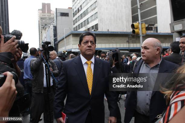 Edgar Zambrano, Primer Vicepresidente de la Asamblea Nacional, llega a las adyacencias del parlamento nacional, en Caracas Venezuela el 05 de enero...