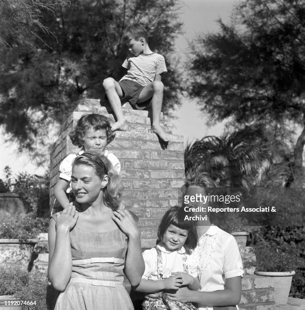 Swedish actress Ingrid Bergman in her villa with her children Pia Lindstrom, Isabella, Isotta Ingrid e Robertino Rossellini. Santa Marinella, 1959