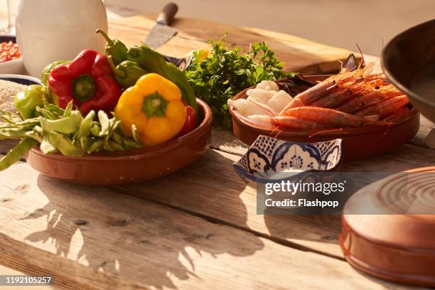 fresh seafood and other ingredients - rice food staple stockfoto's en -beelden