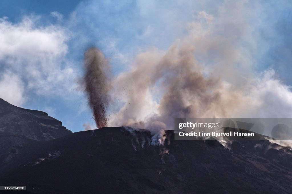 Eruption on the vulcanic aeolian island of stromboli