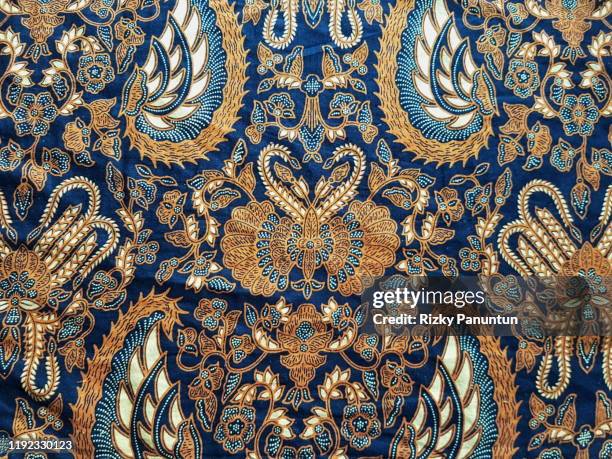 full frame shot of traditional patterned batik - batik photos et images de collection