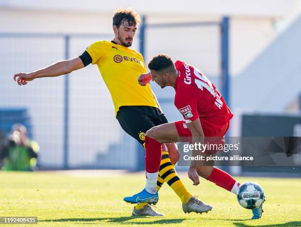 January 2020, Spain, Marbella/Provinz Malaga: Football: Test matches, Borussia Dortmund - Standard Liege at the Estadio Marbella. Dortmund's Mats...