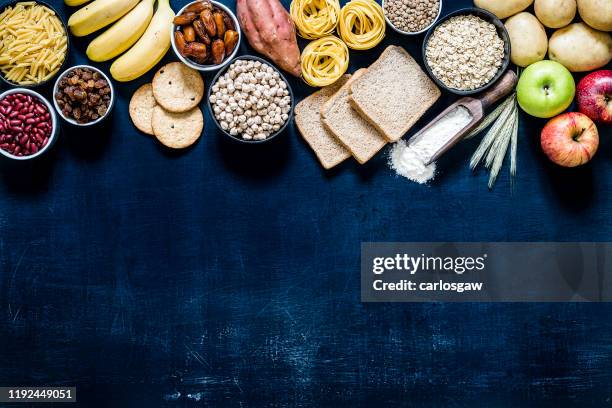 grupp av mat rik på kolhydrater - carbs bildbanksfoton och bilder