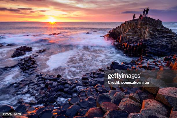 the giant's causeway and causeway coast world heritage site by unesco - giants causeway stock-fotos und bilder