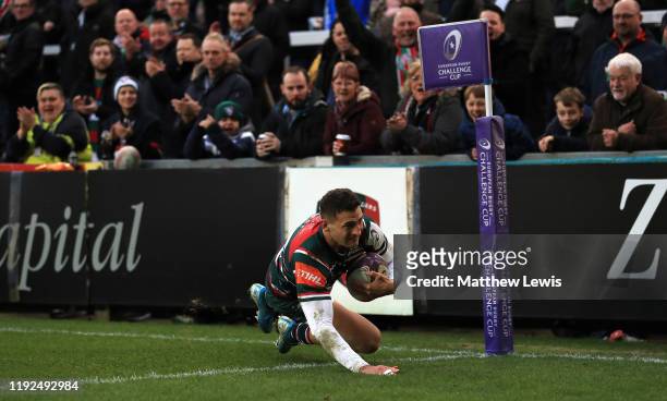 Jonny May of Leicester Tigers scores his first try during the European Rugby Challenge Cup Round 3 match between Leicester Tigers and Calvisano Rugby...