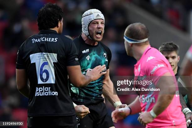 Dave Attwood of Bristol Bears celebrates winning a penalty during the European Rugby Challenge Cup Round 3 match between Bristol Bears and Stade...