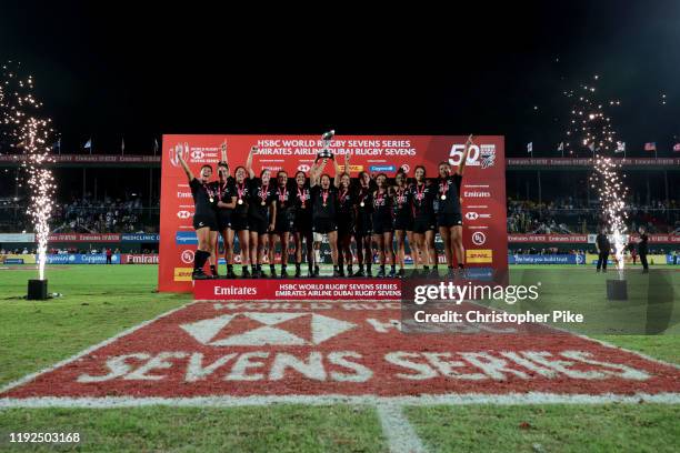 Players of New Zealand celebrate after winning the Women's Cup Final match between New Zealand and Canada on Day Three of the the HSBC World Rugby...