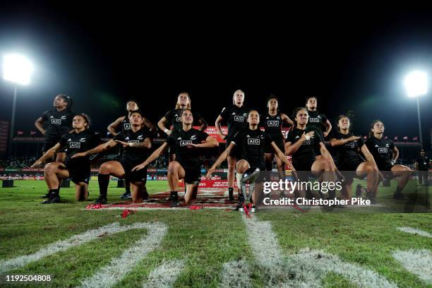 Players of New Zealand perform the haka after winning the Women's Cup Final match between New Zealand and Canada on Day Three of the the HSBC World...