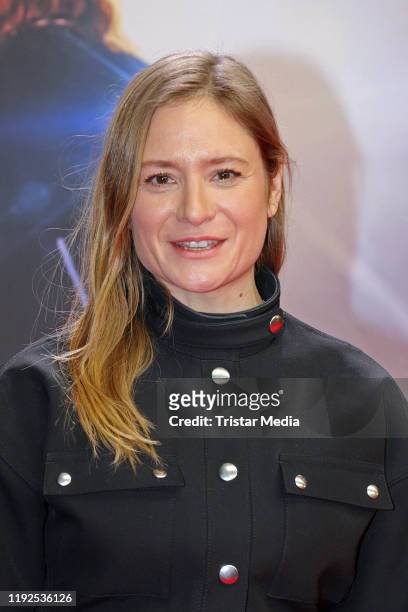 Julia Jentsch attends the "Lindenberg! Mach Dein Ding" world premiere at CinemaxX Dammtor on January 7, 2020 in Hamburg, Germany.