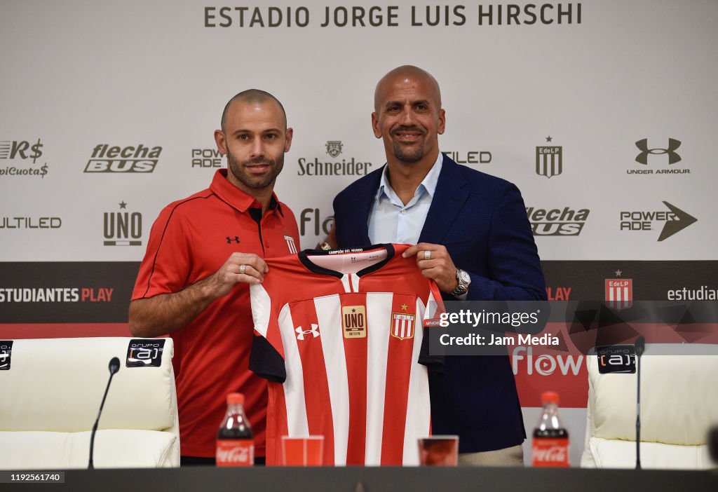 Estudiantes Unveils Javier Mascherano As New Player