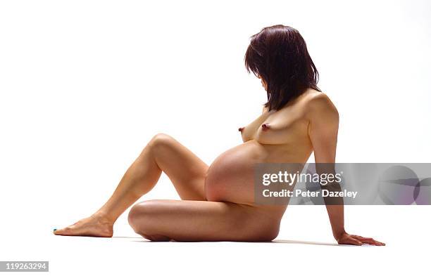 chinese mature 50 year old pregnant mother - asian pregnant woman white background photos et images de collection