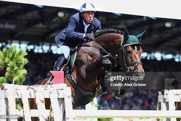 Romeo Rwe 36 Magnus Romeo Stock Photos, High-Res Pictures, and Images - Getty Images