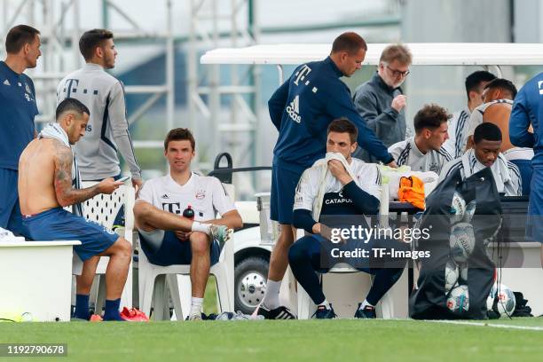 Lucas Hernandez of FC Bayern Muenchen, Thiago of FC Bayern Muenchen, Thomas Mueller of FC Bayern Muenchen, goalkeeper Sven Ulreich of FC Bayern...