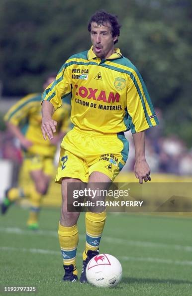 Le défenseur argentin de Nantes Nestor Fabbri avance, ballon au pied