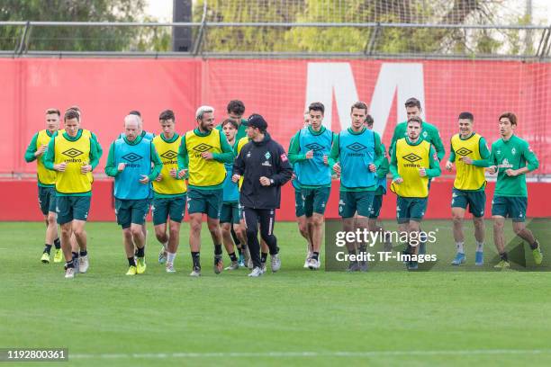 Die Mannschaft vom SV Werder Bremen looks on during the SV Werder Bremen winter training camp on January 10, 2020 in Mallorca, Spain.