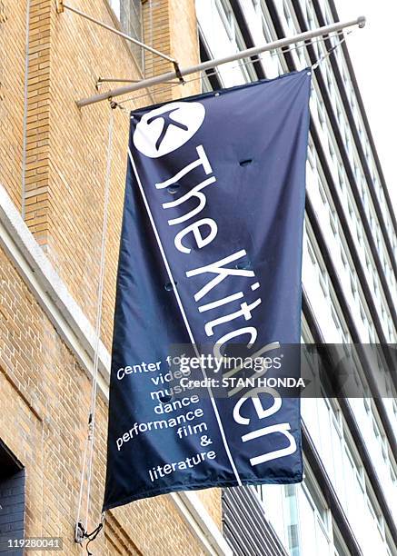 Arte-música-medios,Nota Sign in front of The Kitchen performance space, celebrating its 40th anniversary, July 15, 2011 in New York. AFP PHOTO/Stan...