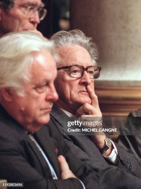 Roland Dumas, président du Conseil constitutionnel , Pierre Truche, premier président de la Cour de cassation et Pierre Joxe, président de la Cour...