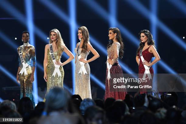 Top five contestants, Miss South Africa Zozibini Tunzi, Miss Puerto Rico Madison Anderson, Miss Colombia Gabriela Tafur Nader, Miss Thailand...