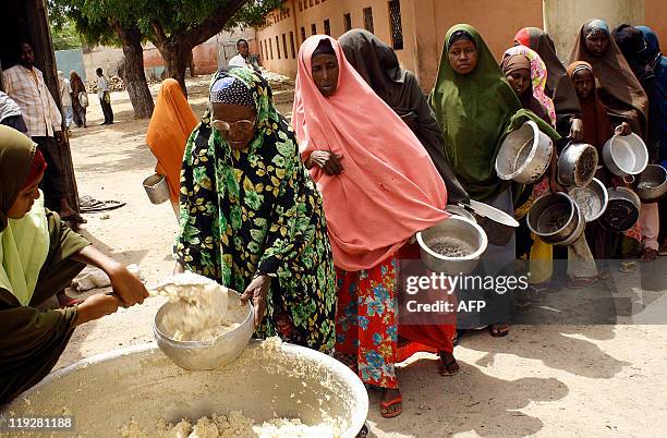 Food Rations Queue Dharkenley Photos and Premium High Res Pictures - Getty Images