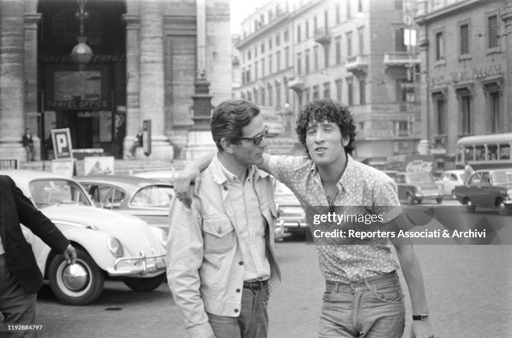 Pier Paolo Pasolini and Ninetto Davoli on the set of the segment The sequence of the paper flower