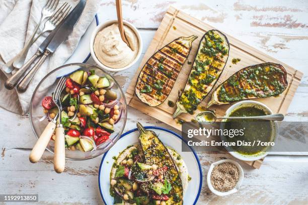 grilled eggplant healthy dinner party - nutricion fotografías e imágenes de stock