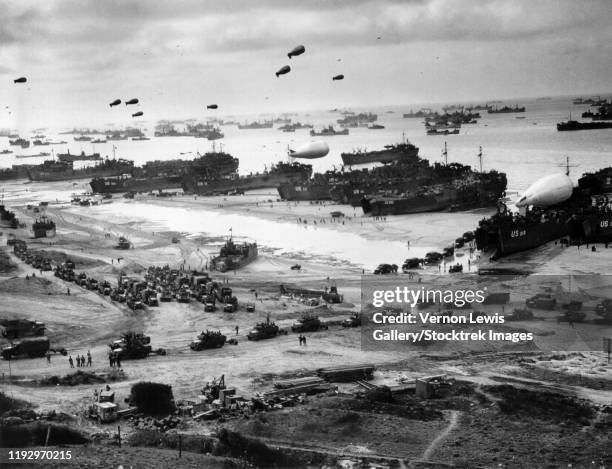 aerial view of the various naval vessels around the beaches of normandy in northernmost france. - normandy d day fotografías e imágenes de stock