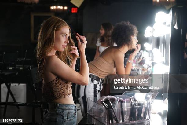 Hold your breath! Peter and Hannah B. Pick up where they left off, with a conversation full of unresolved feelings for one another. Will Peter invite...