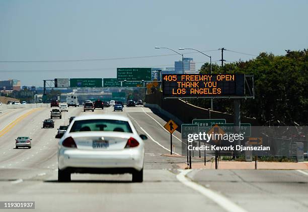 Freeway Calgary Sign Digital Freeway Sign Photos and Premium High Res Pictures - Getty Images