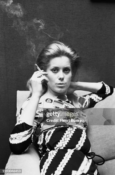 Actrice française Catherine Deneuve chez elle.