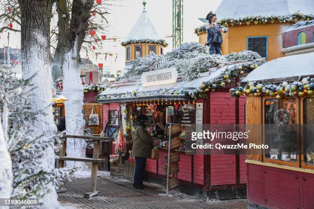 train wagon shaped christmas market stalls - copenhagen christmas market stock pictures, royalty-free photos & images