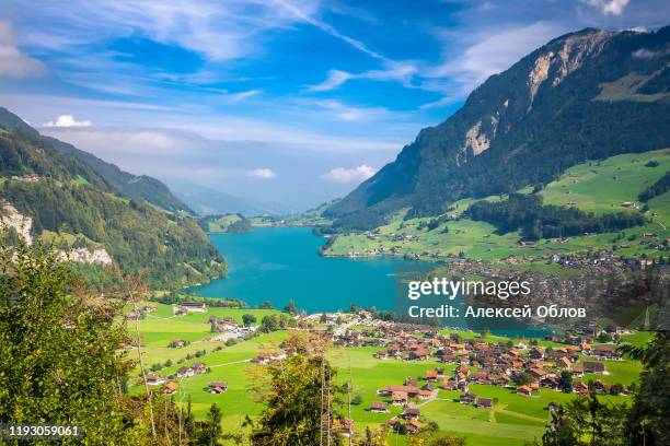 lungern village and lake, switzerland, europe - mountain pass 個照片及圖片檔