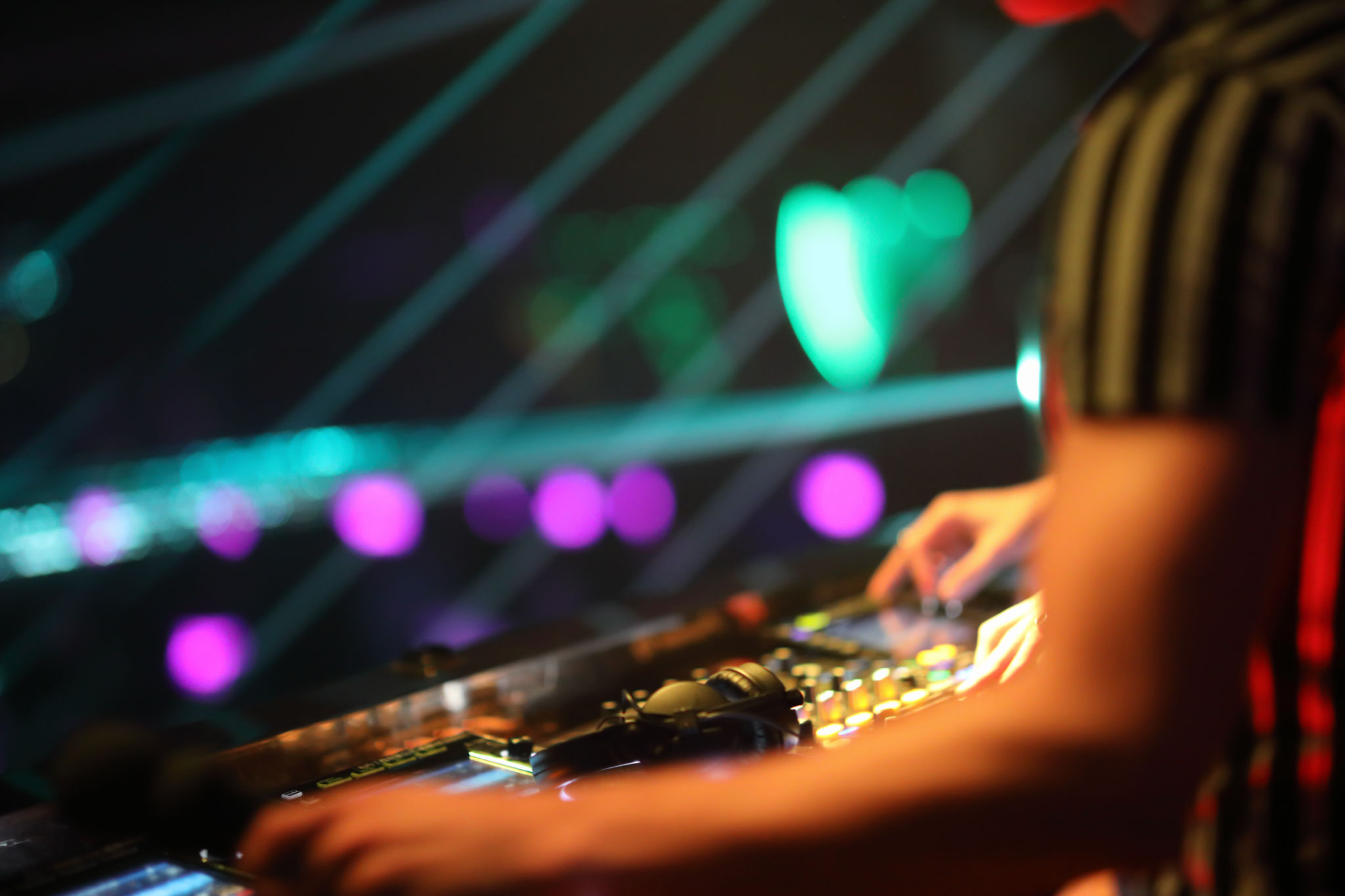 dj equipment setup