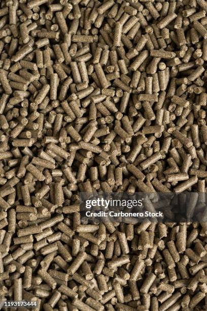 pellets - wood burning stove fotografías e imágenes de stock