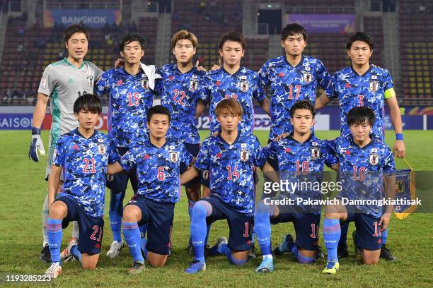 Japan players line up for the team photos prior to the AFC U-23 Championship match between Syria and Japan at Thammasat Stadium on January 12, 2020...