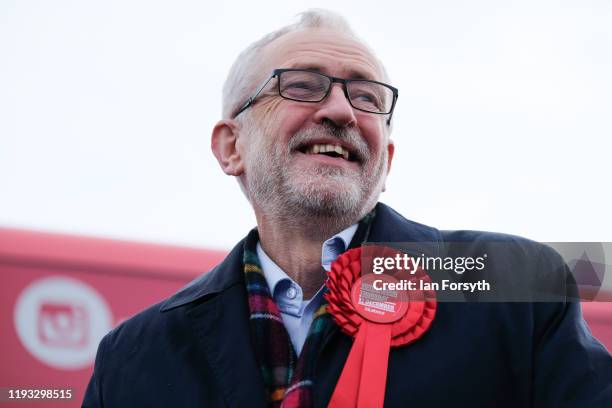 Labour leader Jeremy Corbyn speaks to supporters during a stump speech at the Sporting Lodge Inn on December 11, 2019 in Middlesbrough, England. The...