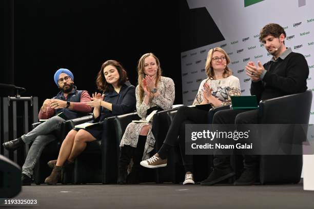 Startup Battlefield Competition - Session 3 Judges Angel Investor and Managing Director at Techstars Jag Singh, Partner at Dawn Capital Evgenia...