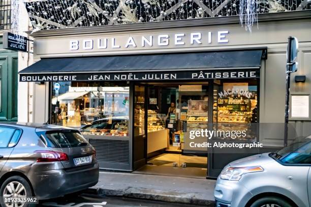 2019年パリのベーカー - boulangerie paris ストックフォトと画像